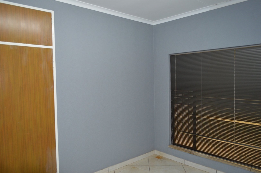 Commercial Property for Sale in Collerville North West